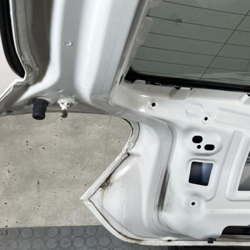 Malle/Hayon arriere MERCEDES CLASSE A 176 Photo n°9