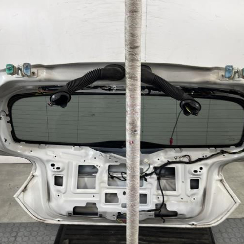 Malle/Hayon arriere MERCEDES CLASSE A 176 Photo n°10