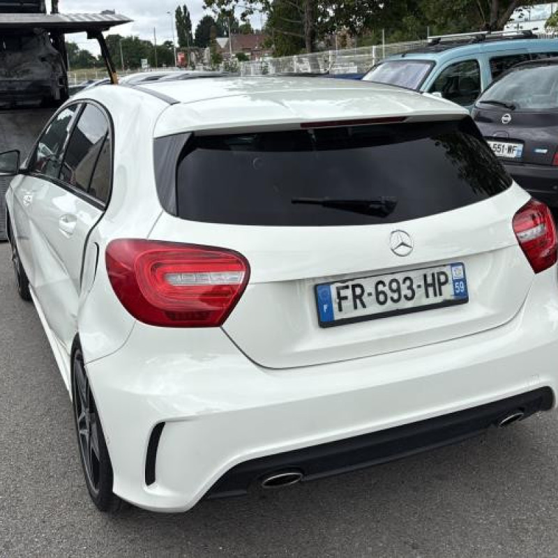 Pretensionneur de ceinture avant gauche MERCEDES CLASSE A 176 Photo n°8