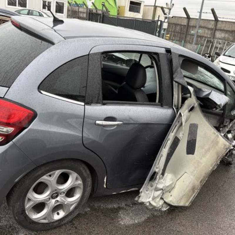 Pare choc arriere CITROEN C3 2 Photo n°14