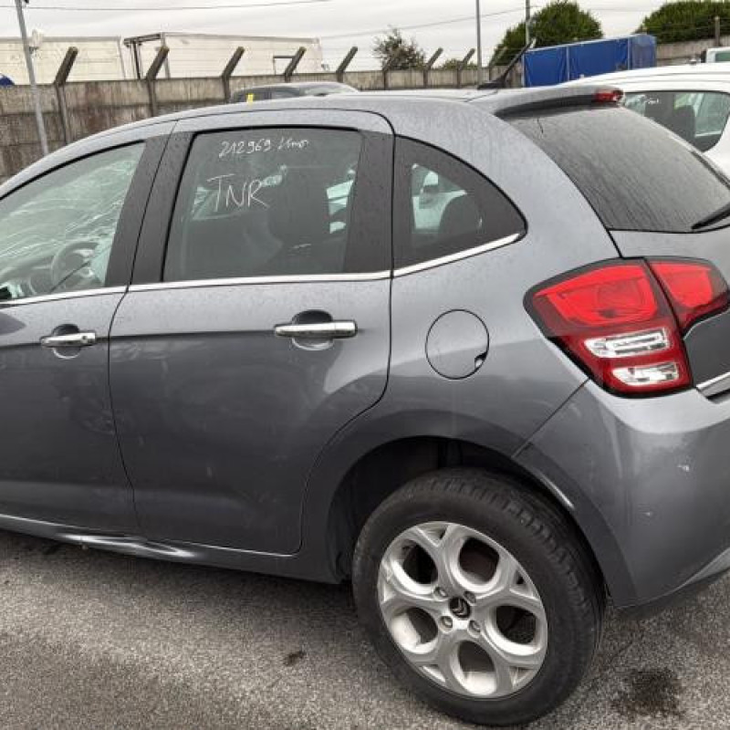 Pare choc arriere CITROEN C3 2 Photo n°15