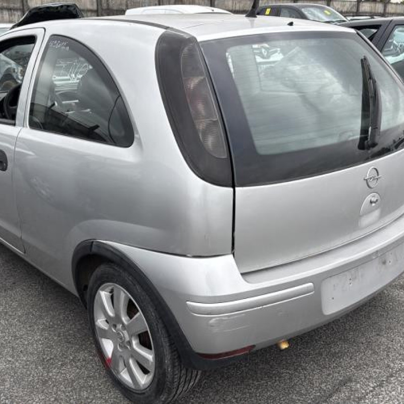 Pare choc arriere OPEL CORSA C Photo n°10