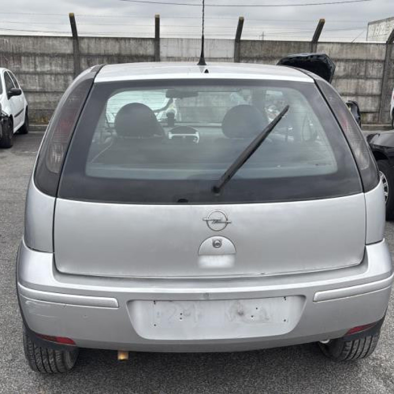 Pare choc arriere OPEL CORSA C Photo n°11