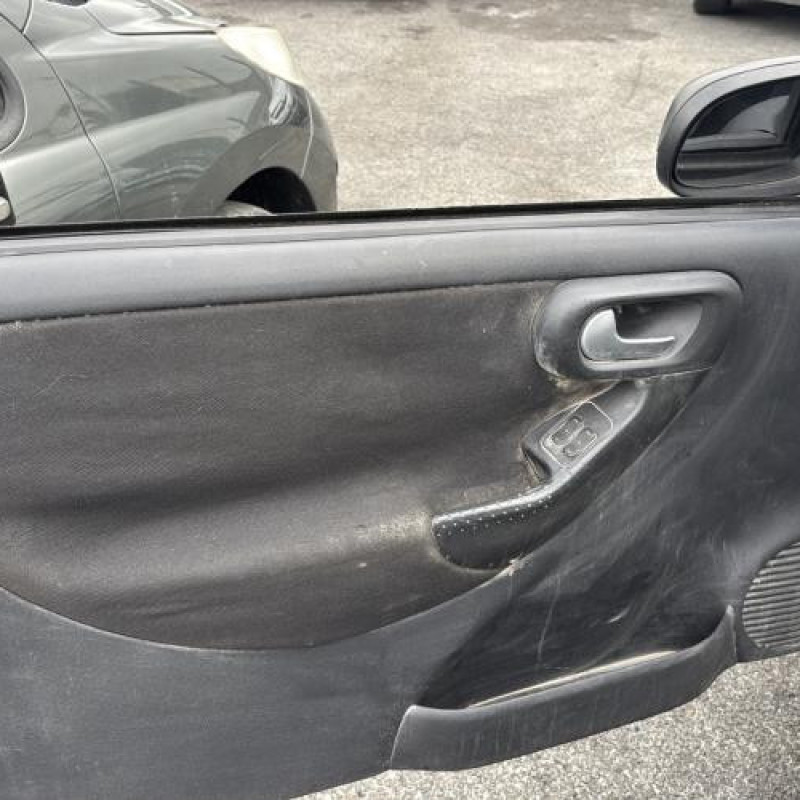 Pare choc arriere OPEL CORSA C Photo n°15