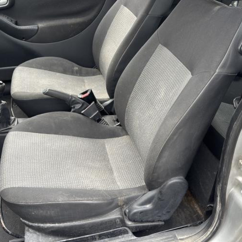 Pare choc arriere OPEL CORSA C Photo n°18