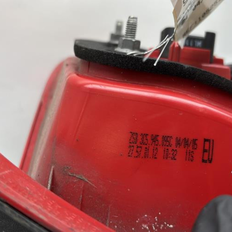 Feu arriere principal gauche (feux) VOLKSWAGEN PASSAT 5 Photo n°7