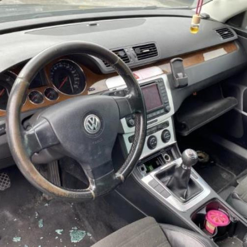 Feu arriere principal gauche (feux) VOLKSWAGEN PASSAT 5 Photo n°14