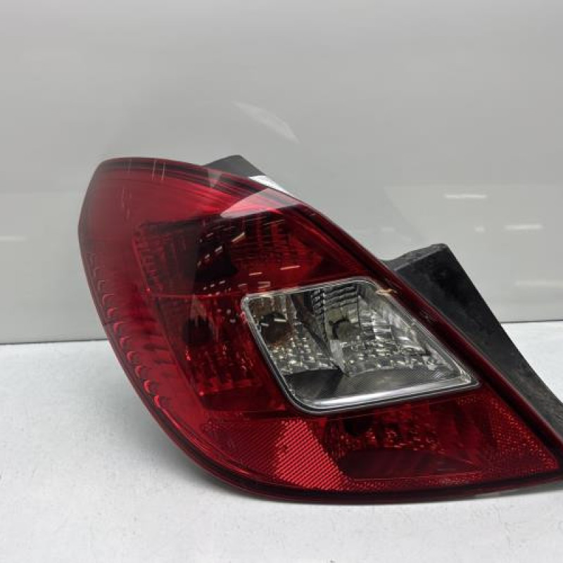 Feu arriere principal gauche (feux) OPEL CORSA D Photo n°1