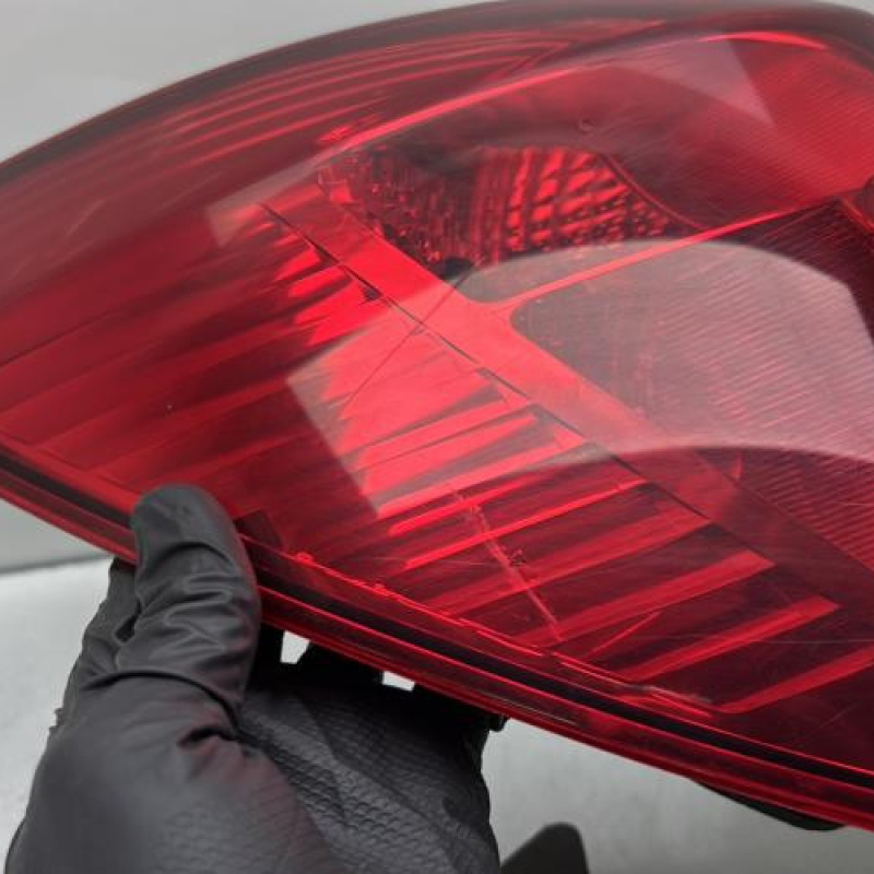 Feu arriere principal gauche (feux) OPEL CORSA D Photo n°4