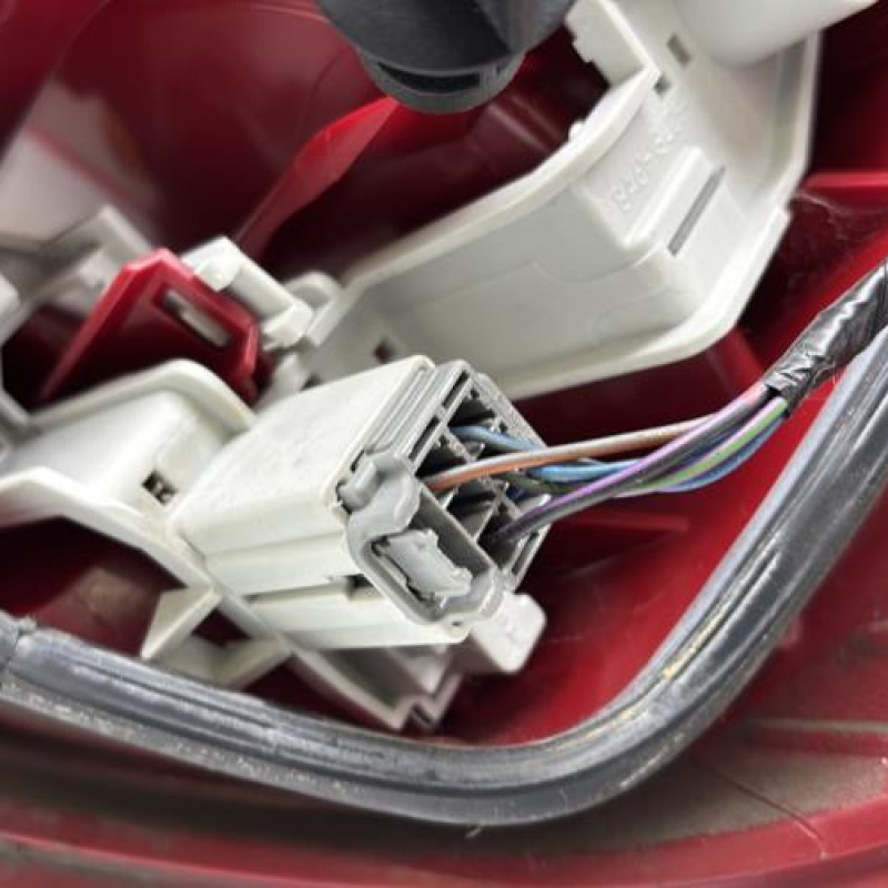 Feu arriere principal gauche (feux) FORD FIESTA 6 Photo n°5