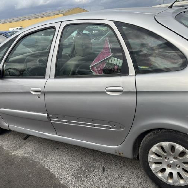 Feu arriere principal gauche (feux) CITROEN XSARA PICASSO Photo n°13