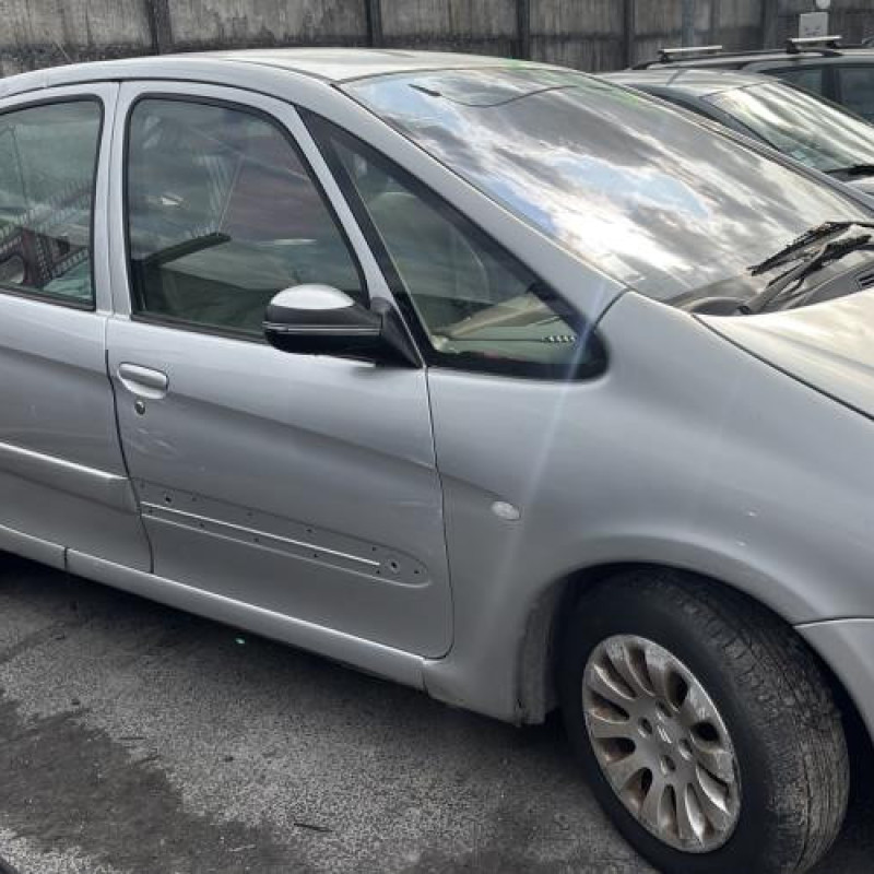 Feu arriere principal gauche (feux) CITROEN XSARA PICASSO Photo n°15