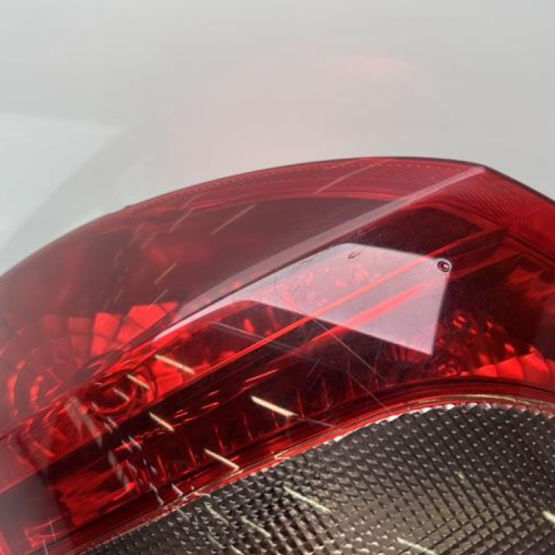 Feu arriere principal gauche (feux) TOYOTA YARIS 2 Photo n°5