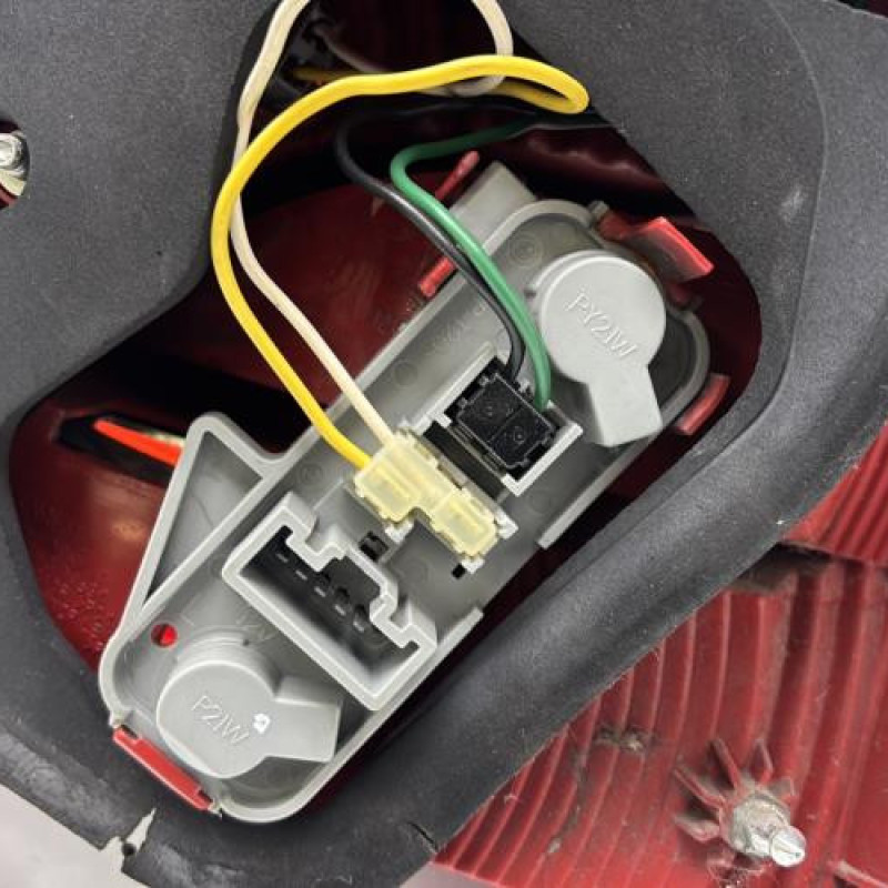 Feu arriere principal gauche (feux) TOYOTA YARIS 2 Photo n°7