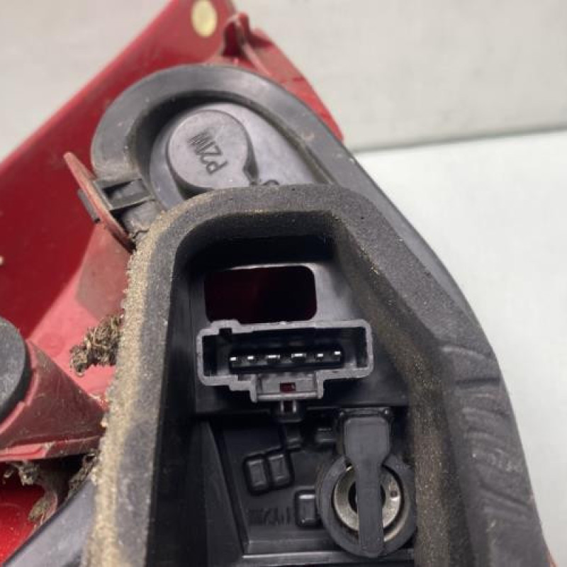 Feu arriere principal droit (feux) PEUGEOT 207 Photo n°3