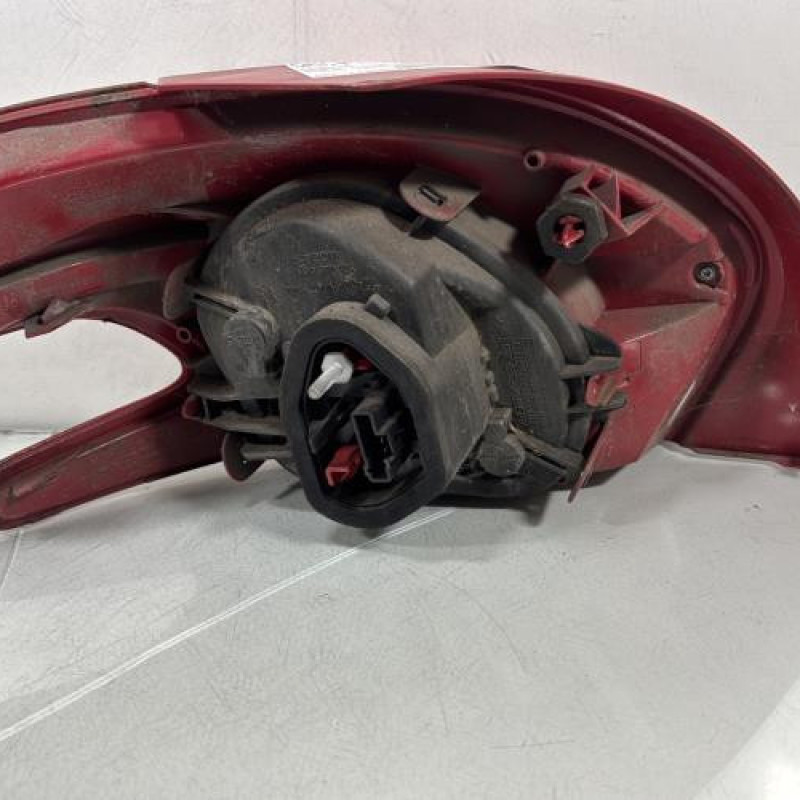 Feu arriere principal droit (feux) PEUGEOT 208 1 Photo n°2