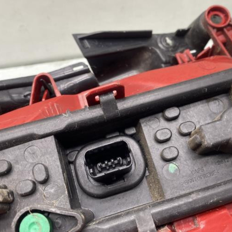 Feu arriere principal droit (feux) PEUGEOT 5008 1 Photo n°3