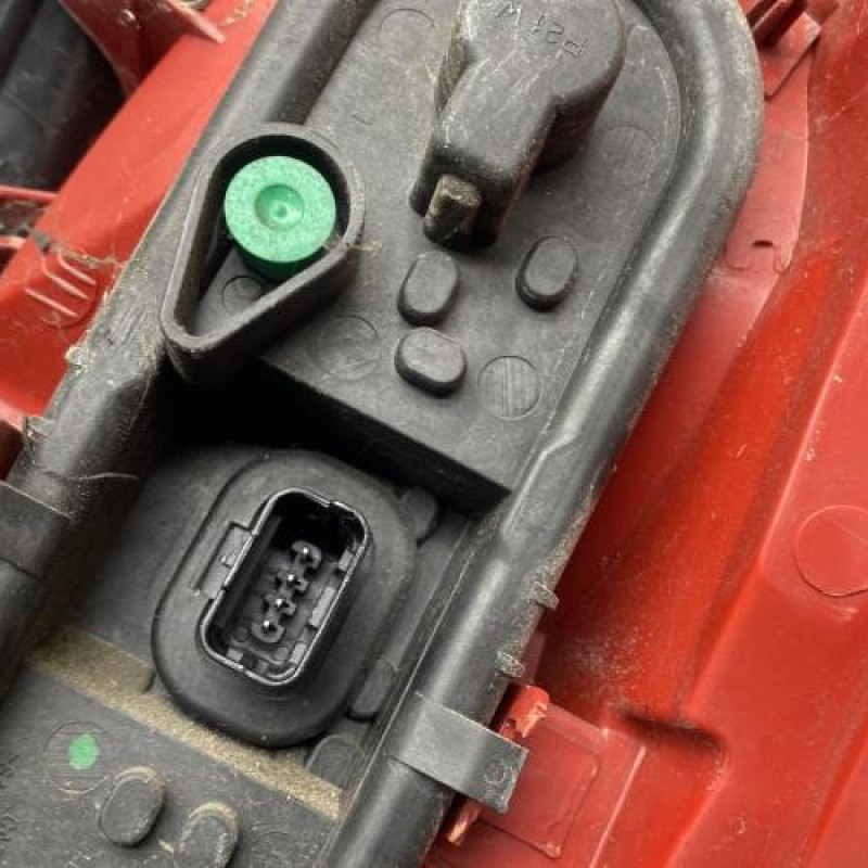 Feu arriere principal gauche (feux) PEUGEOT 5008 1 Photo n°3