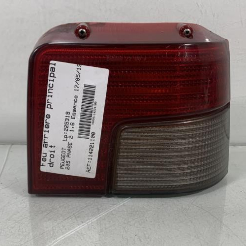 Feu arriere principal droit (feux) PEUGEOT 205 Photo n°1