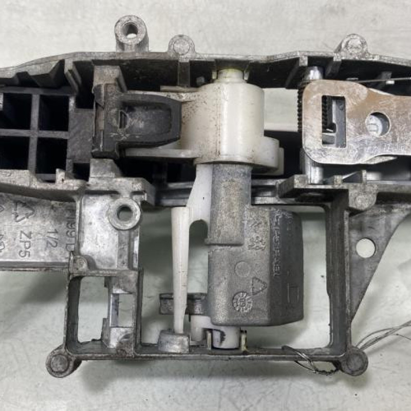 Poignee porte avant droit PEUGEOT 308 1 Photo n°4