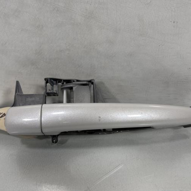 Poignee porte avant droit PEUGEOT 5008 1 Photo n°1