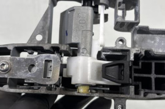 Poignee porte avant droit PEUGEOT 5008 1