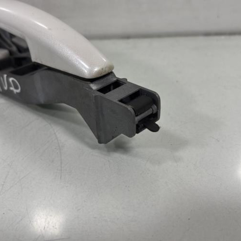 Poignee porte avant droit PEUGEOT 5008 1 Photo n°5