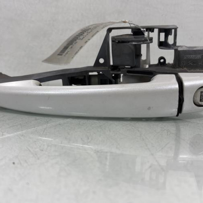 Poignee porte avant gauche PEUGEOT 5008 1 Photo n°1