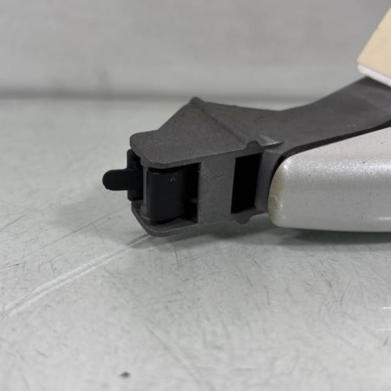 Poignee porte avant gauche PEUGEOT 5008 1 Photo n°4