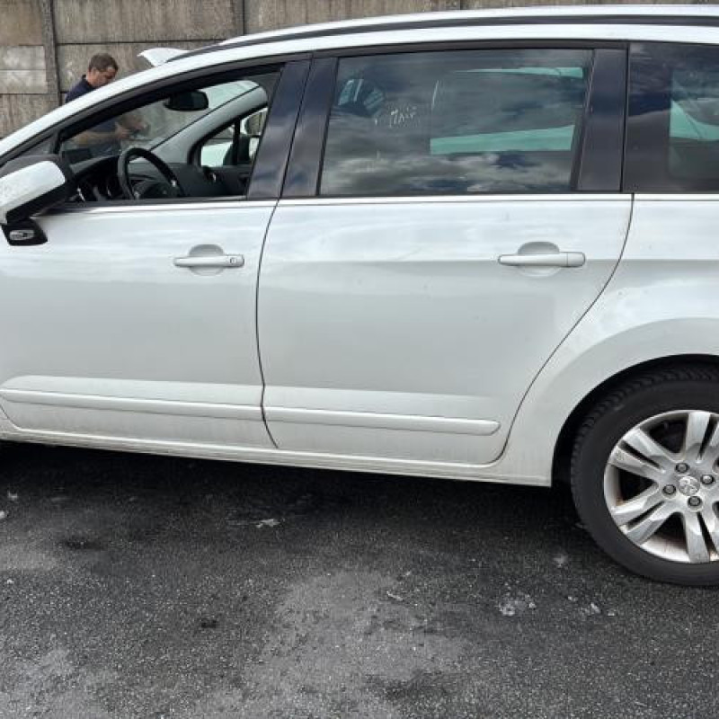 Poignee porte avant gauche PEUGEOT 5008 1 Photo n°17