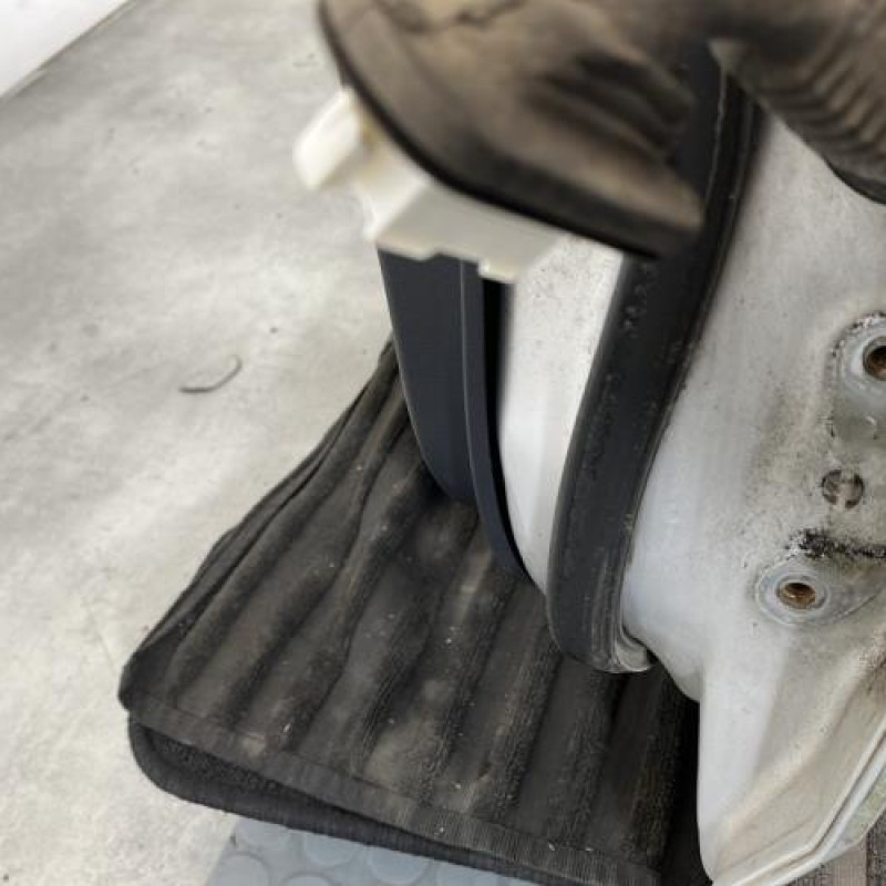 Porte arriere gauche TOYOTA AVENSIS 3 Photo n°7