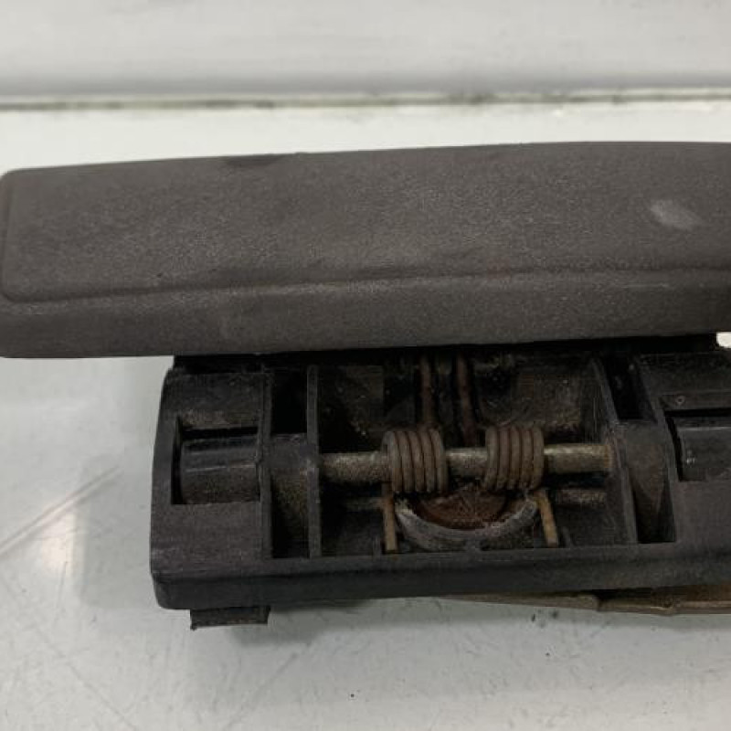 Poignee porte avant droit PEUGEOT 205 Photo n°3