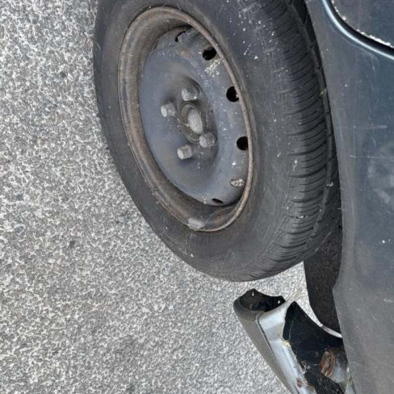 Poignee porte avant droit PEUGEOT 205 Photo n°16