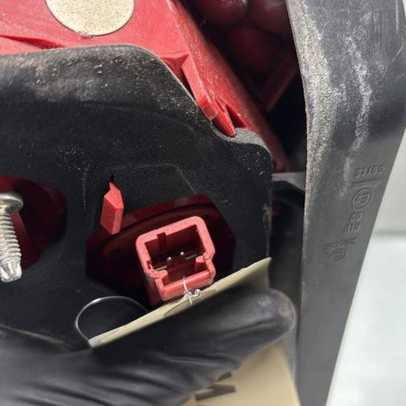 Feu arriere secondaire droit (feux) PEUGEOT 3008 1 Photo n°3