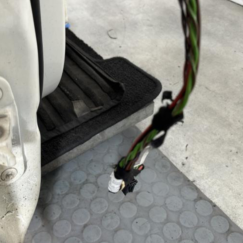 Porte avant droit MERCEDES CLASSE A 176 Photo n°4