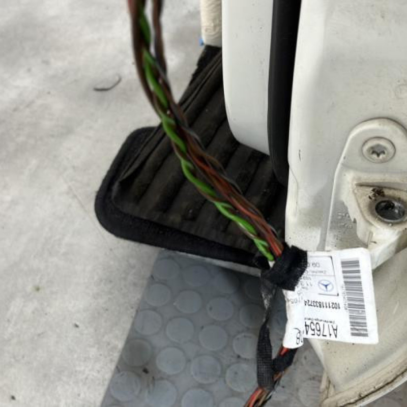 Porte avant gauche MERCEDES CLASSE A 176 Photo n°3