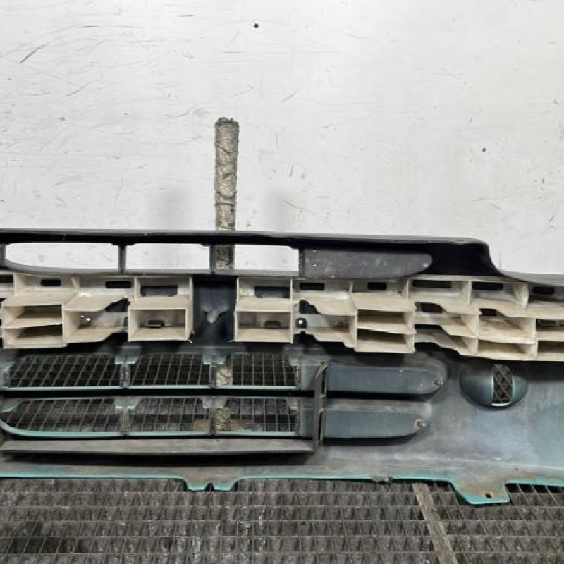 Pare choc avant RENAULT TWINGO 1 Photo n°6