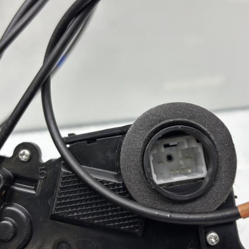 Serrure avant droit TOYOTA YARIS 2 Photo n°5