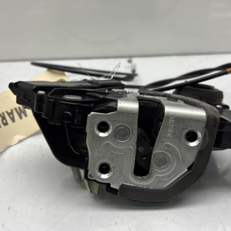 Serrure avant droit TOYOTA YARIS 2 Photo n°6