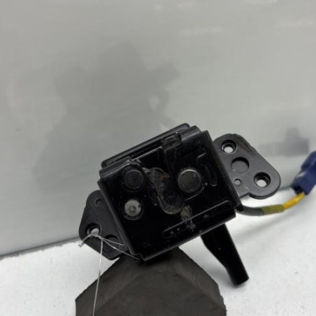 Serrure de coffre TOYOTA YARIS 2 Photo n°1