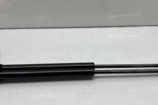 Verin de coffre TOYOTA YARIS 2 Photo n°1