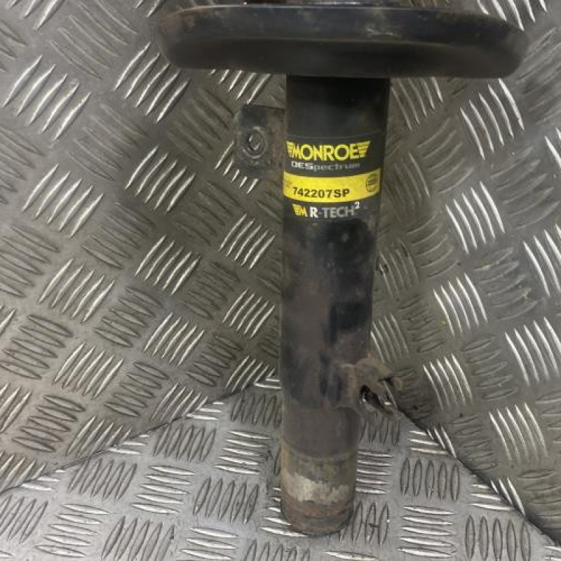 Amortisseur avant gauche PEUGEOT 2008 1 Photo n°3