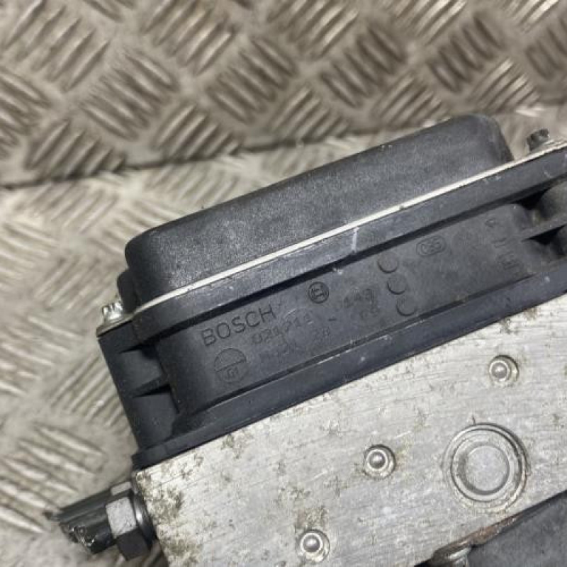 Bloc ABS (freins anti-blocage) RENAULT MASTER 3 Photo n°2