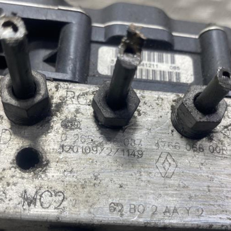 Bloc ABS (freins anti-blocage) RENAULT MASTER 3 Photo n°4