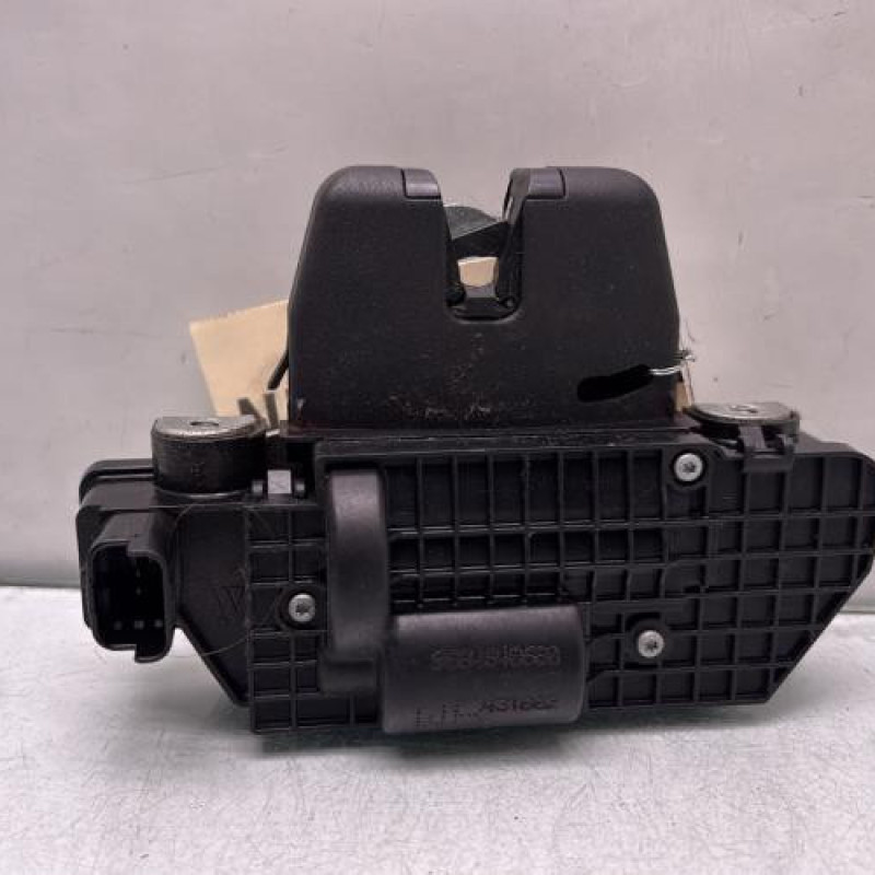 Serrure de coffre PEUGEOT 208 1 Photo n°1