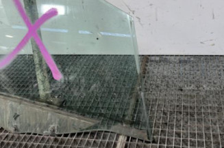 Vitre avant gauche PEUGEOT 308 1