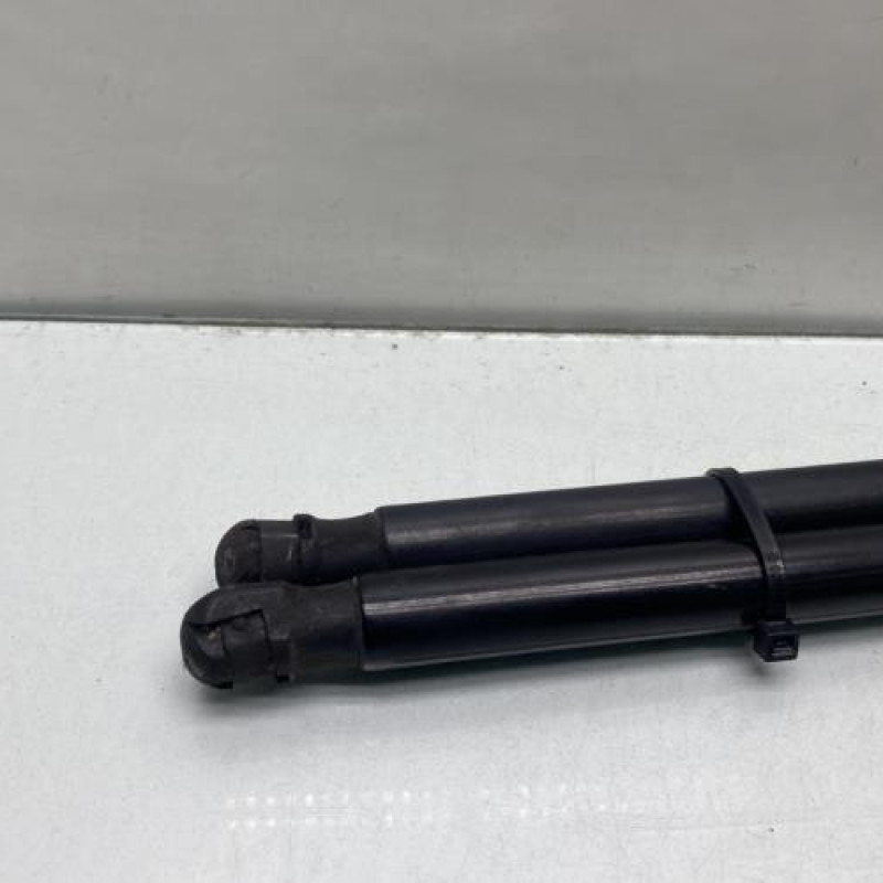 Verin de coffre PEUGEOT 5008 1 Photo n°4