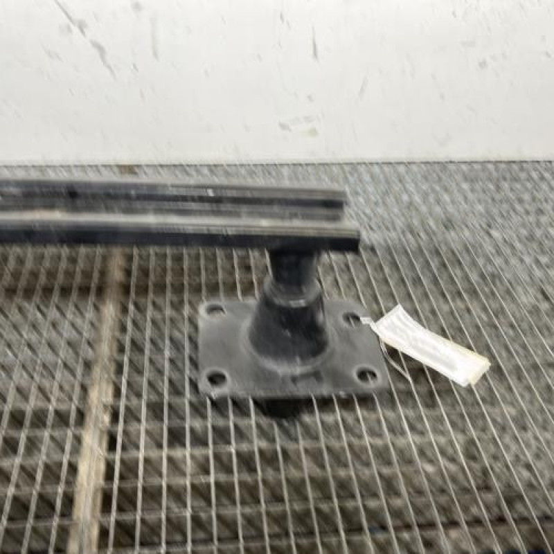 Renfort pare choc avant (traverse) PEUGEOT 5008 1 Photo n°3