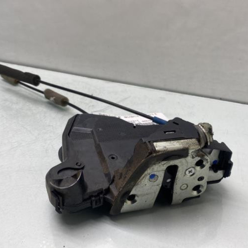 Serrure avant droit TOYOTA AVENSIS 3 Photo n°1