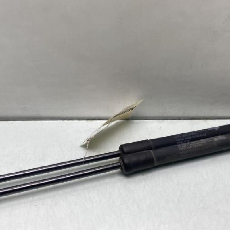 Verin de coffre TOYOTA AVENSIS 3 Photo n°1